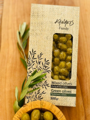 Grüne Oliven in Vakuumverpackung
